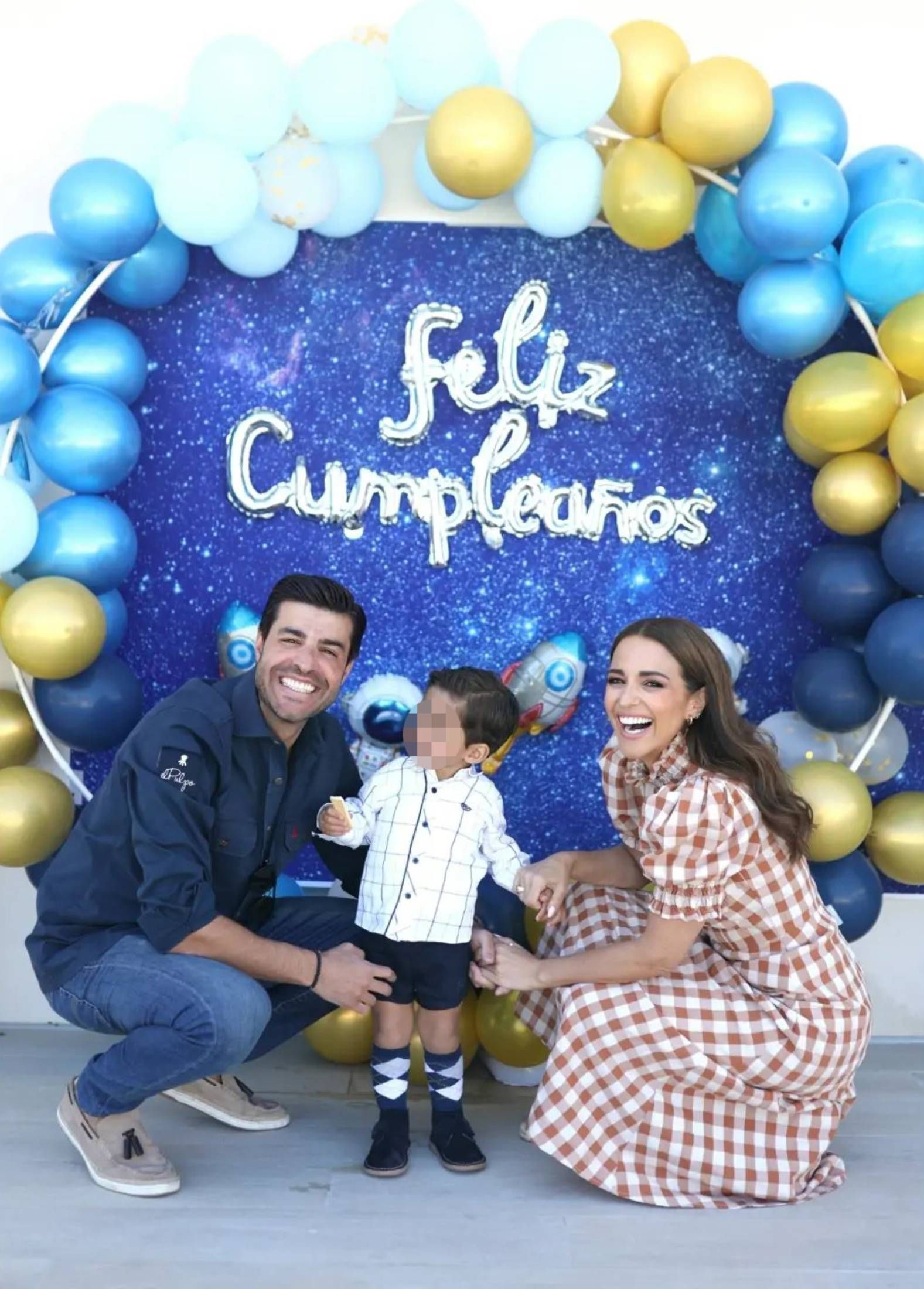 Paula Echevarría y Miguel Torres celebran el galáctico cumpleaños de Miki