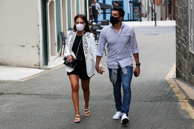 paula echevarría y miguel torres paseo romántico en su reencuentro familiar