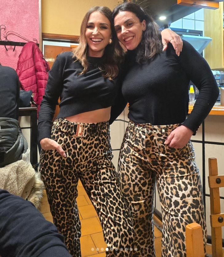 paula echevarría con pantalones de leopardo top