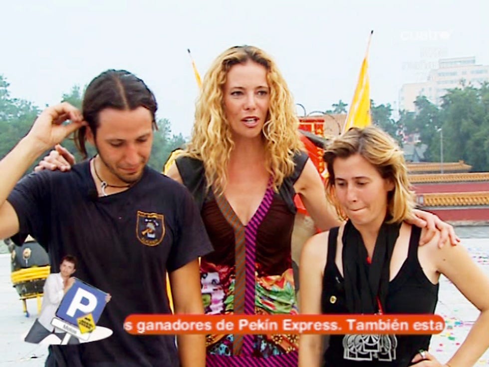 paula vazquez con fernando y maria, finalistas de 'pekin express' en 2008