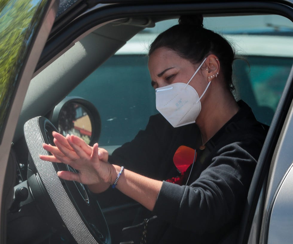 paula echevarría, con mascarilla y guantes, fue a hacer la compra