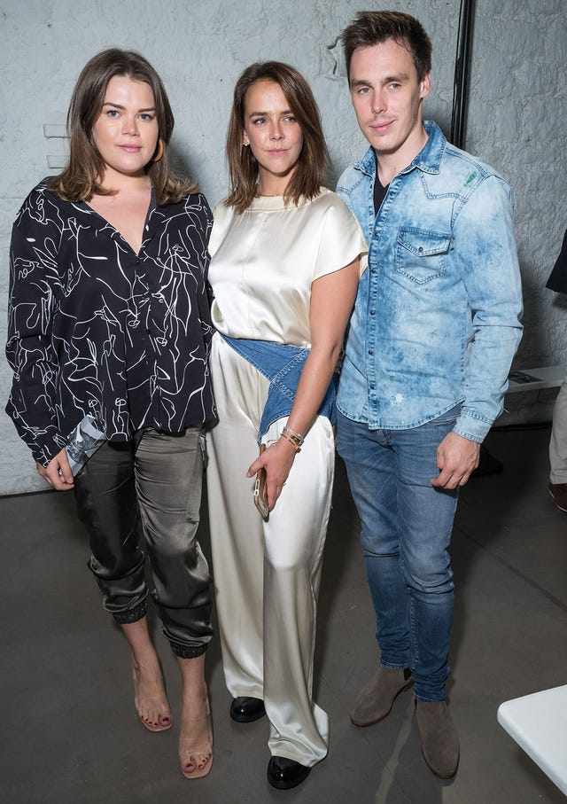 Pauline Ducruet reúne a sus padres en la presentación de su primera colección de moda.