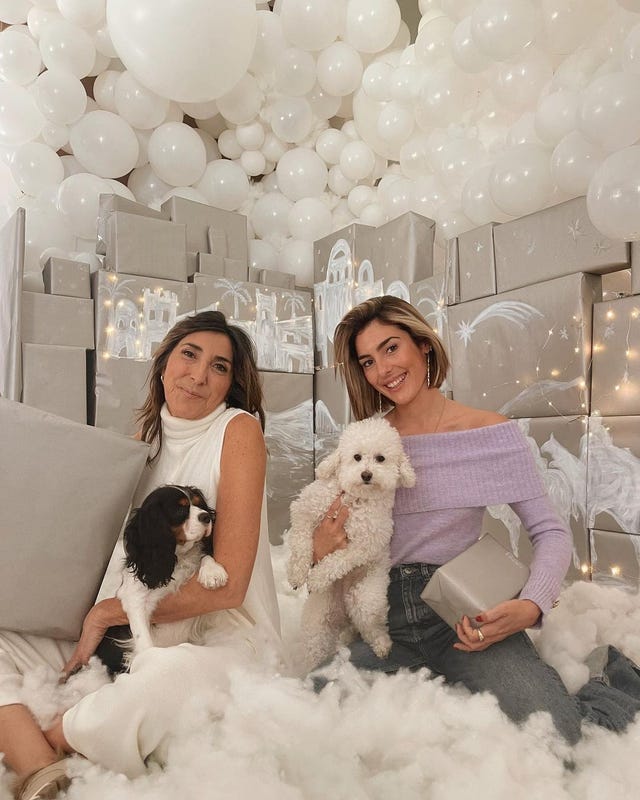 anna y paz padilla en su casa el día de navidad