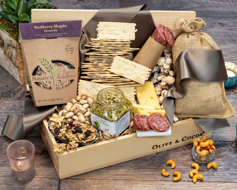 Perfect Gift Baskets for People Who Like to Eat - Picnic Life Foodie