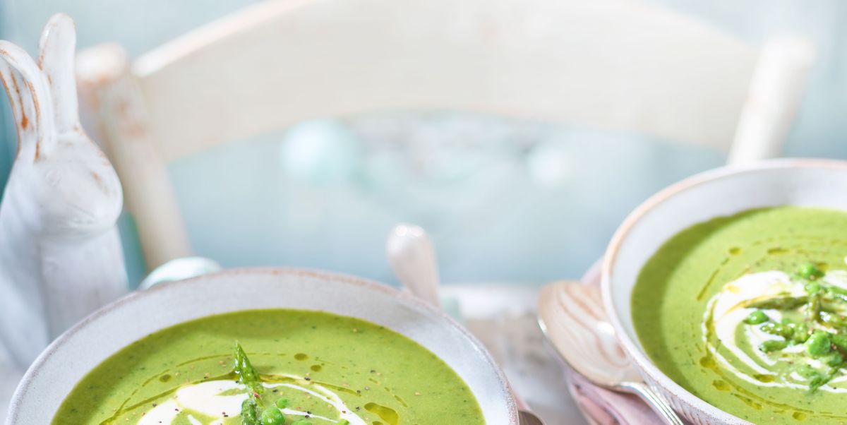 Pea, mint and asparagus soup