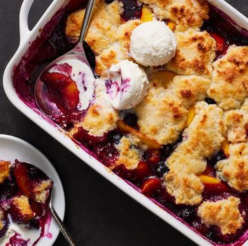 peach and blueberry cobbler