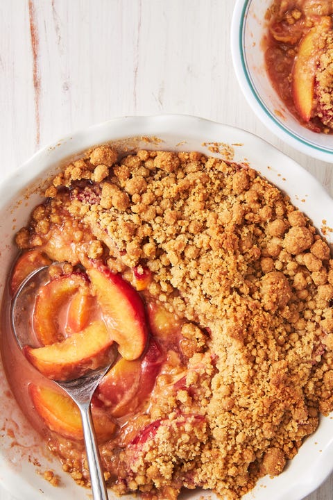 baked peach crumble