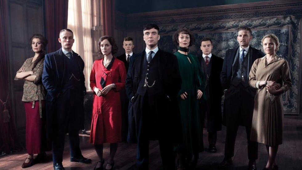 todo el reparto de la temporada 6 de peaky blinders posa