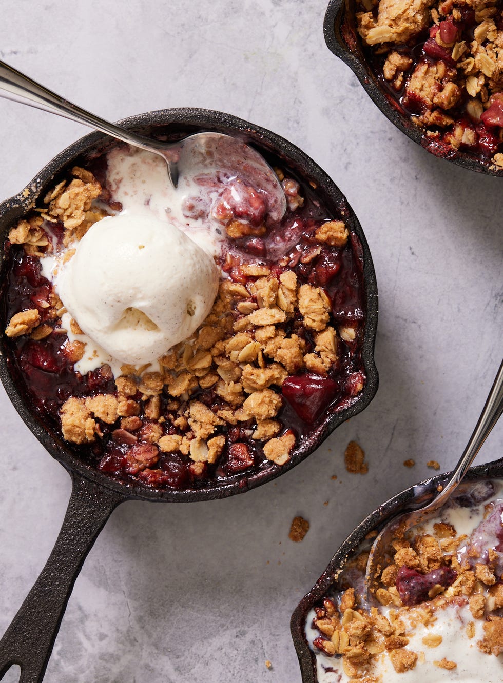 peanut butter and strawberry crisp