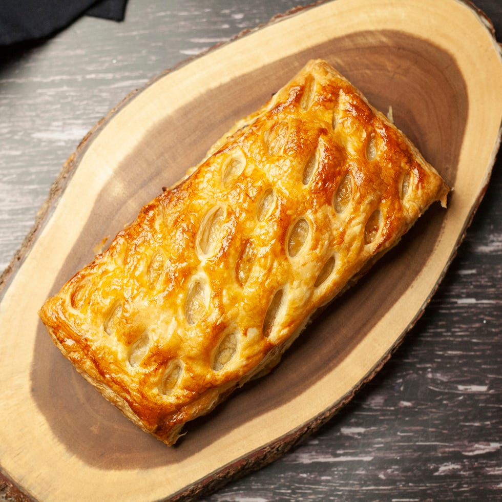 pear, blue cheese and walnut puff pocket