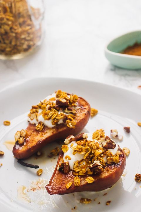 cinnamon baked pears with granola