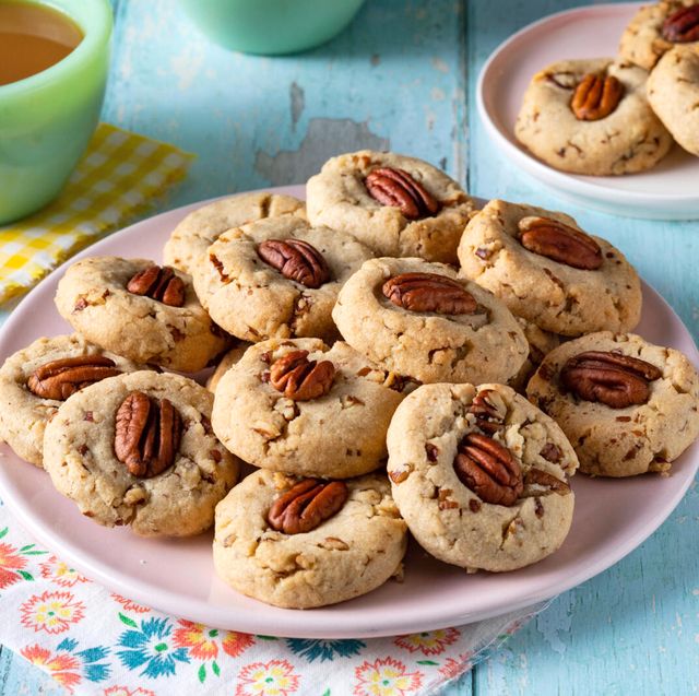 Easy Pecan Sandies Recipe - How to Make Pecan Sandies Cookies