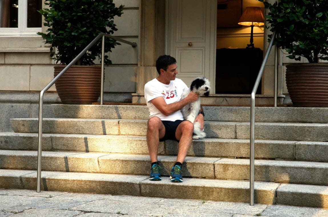 Snapshot, Footwear, Wall, Leg, Stairs, Leisure, Shoe, Human leg, Photography, Shorts, 