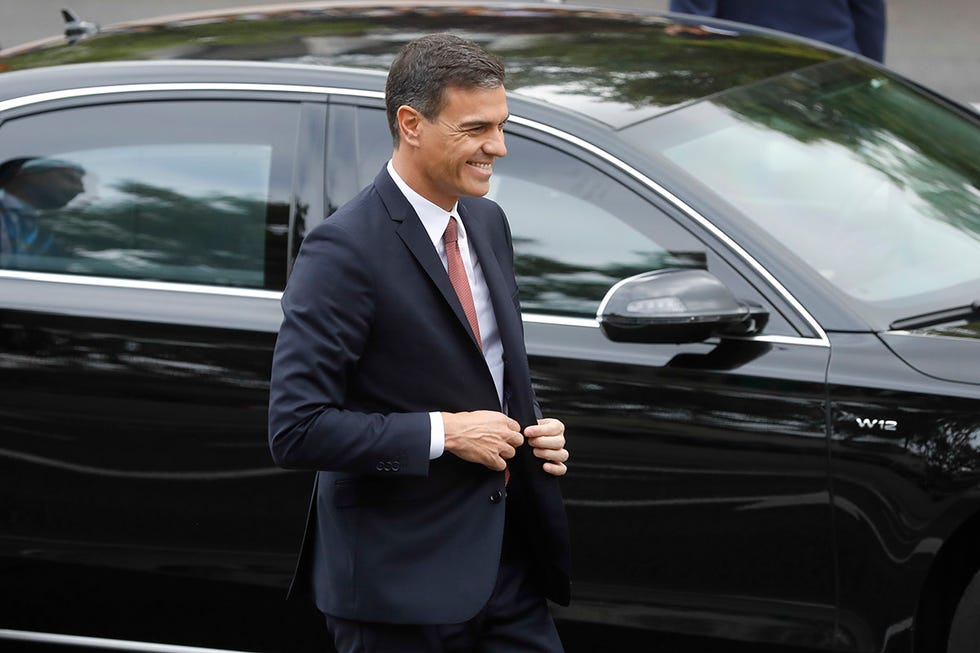 El rey Felipe VI y la reina Letizia presiden el desfile militar del Día de la Hispanidad 2018