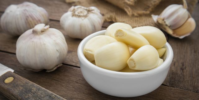 Peeled garlic in bowl