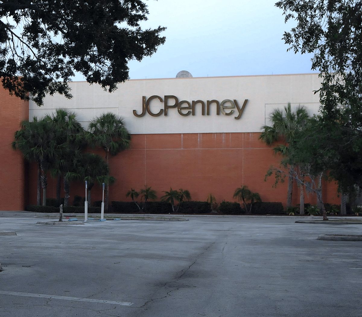 a jc penney store that was temporarily closed due to the