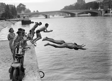 paris summer heat seine