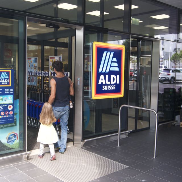 people entering aldi supermarket
