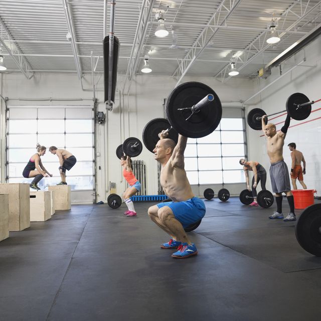 people exercising in crossfit class