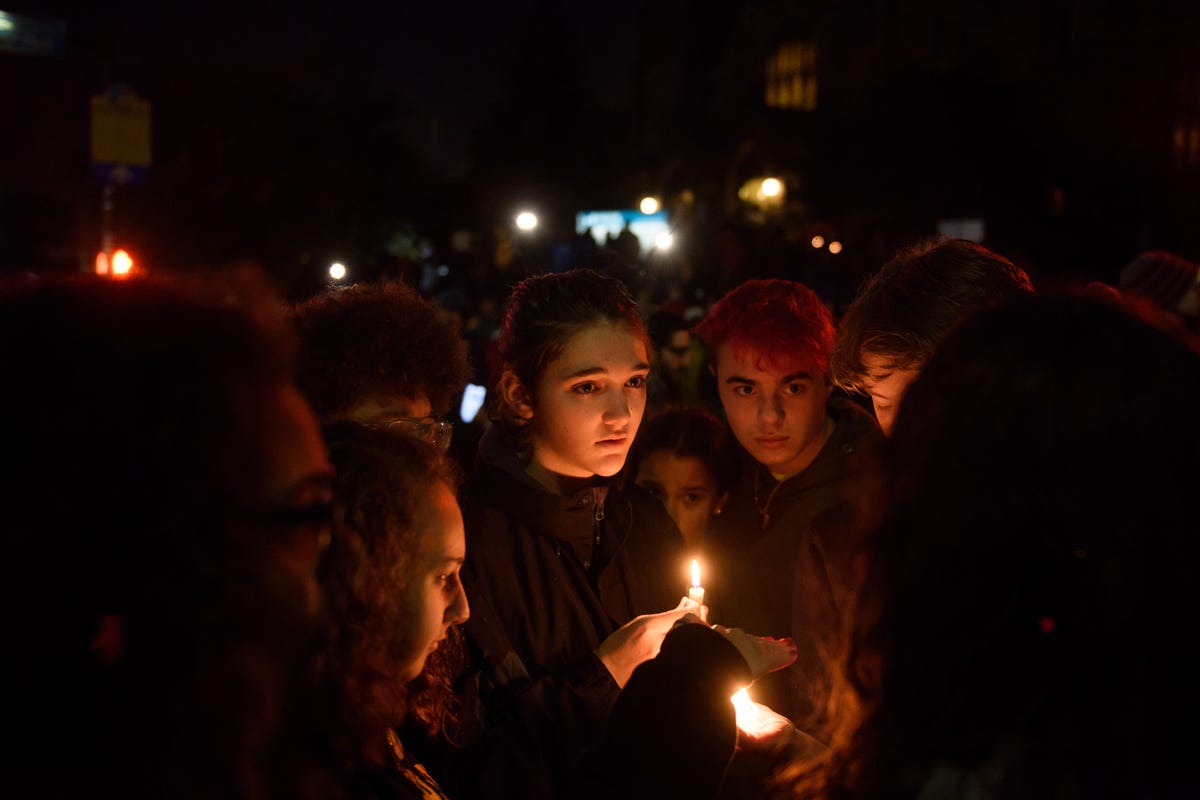 How To Help Victims of the Pittsburgh Synagogue Shooting