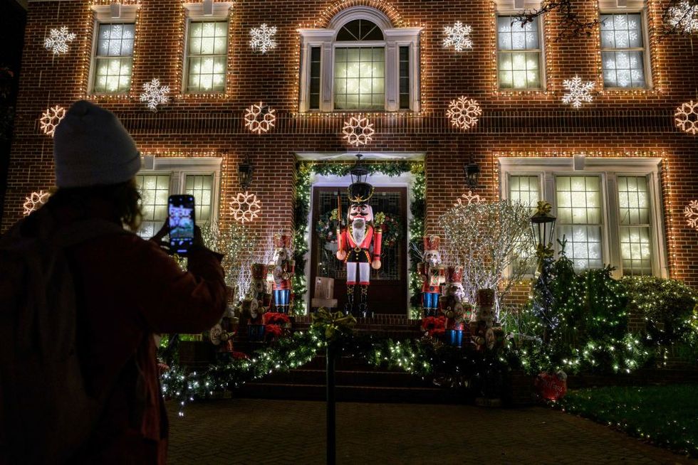 14 Best Christmas Lights and Holiday Window Displays in NYC