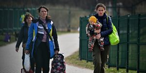 poland welcomes more than 2 million ukrainian refugees