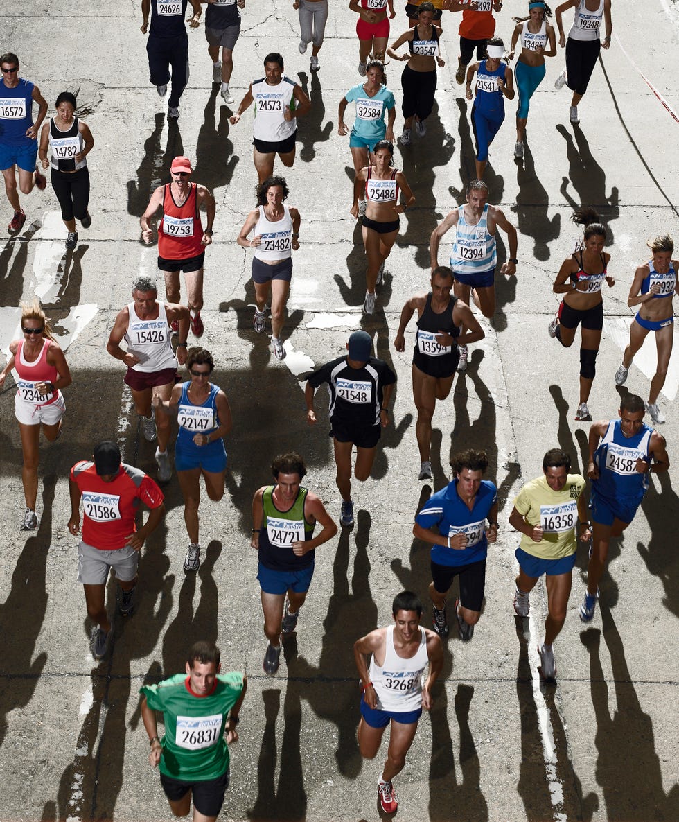 people running in marathon