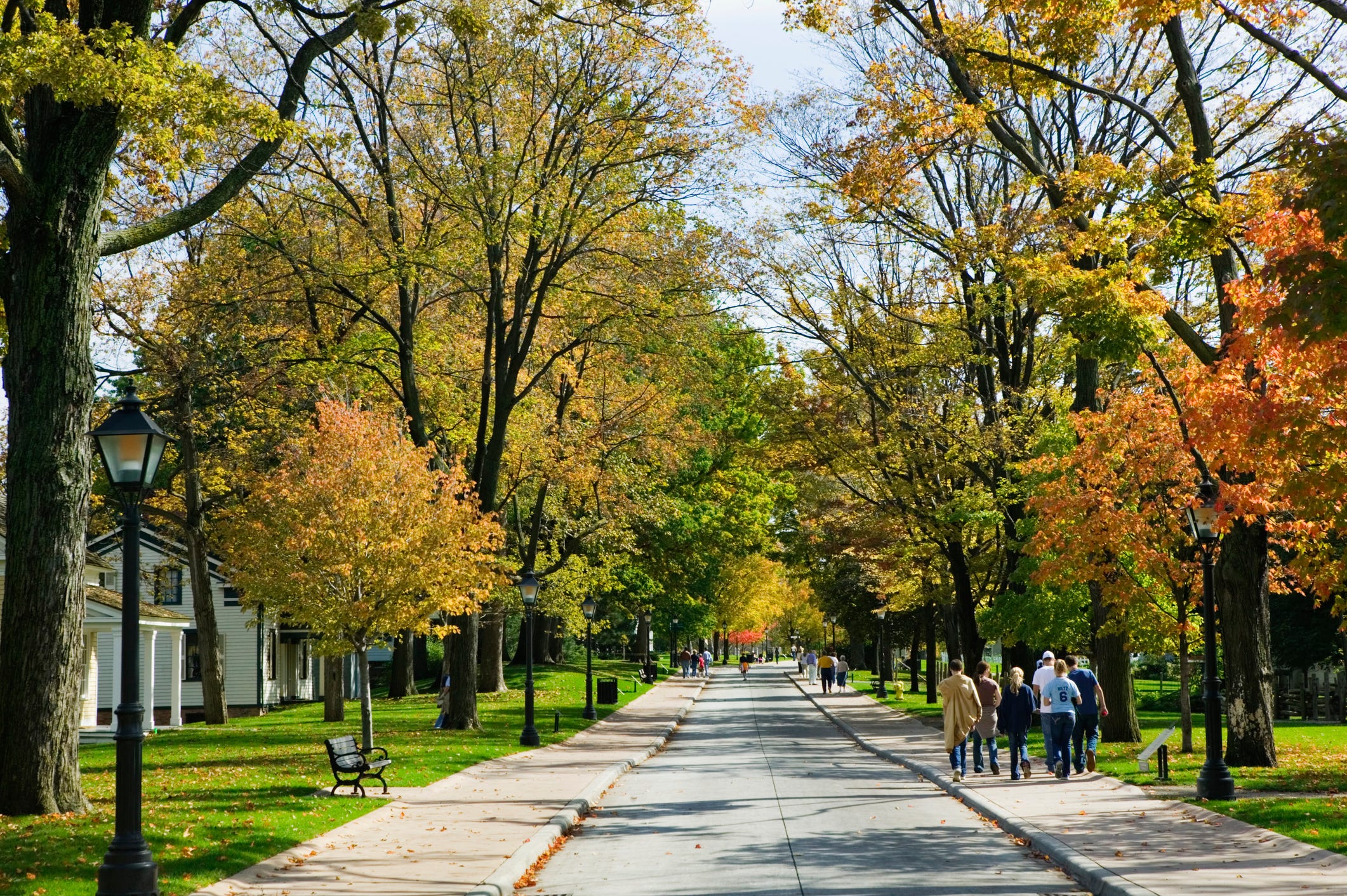 29 Best American Towns for Halloween - Places for Halloween 2022