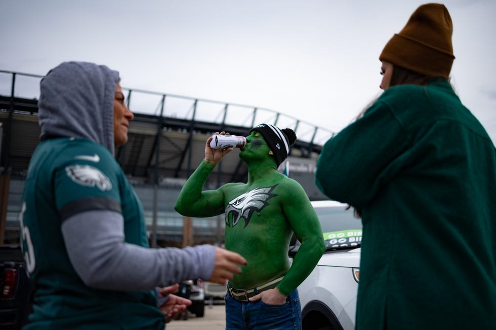 Philadelphia Eagles fans tailgate before NFC Championship vs. 49ers