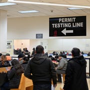 DOUNIAMAG-US-IMMIGRATION-POLITICS-GREEN LIGHT LAW DOUNIAMAG-US-IMMIGRATION-POLITICS-GREEN LIGHT LAW