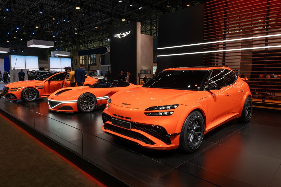 new york international auto show opens