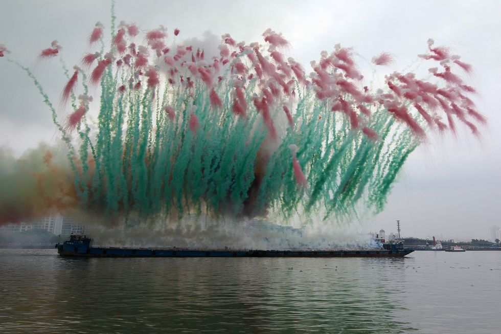 cai guoqiang's day time firework demonstrated in shanghai