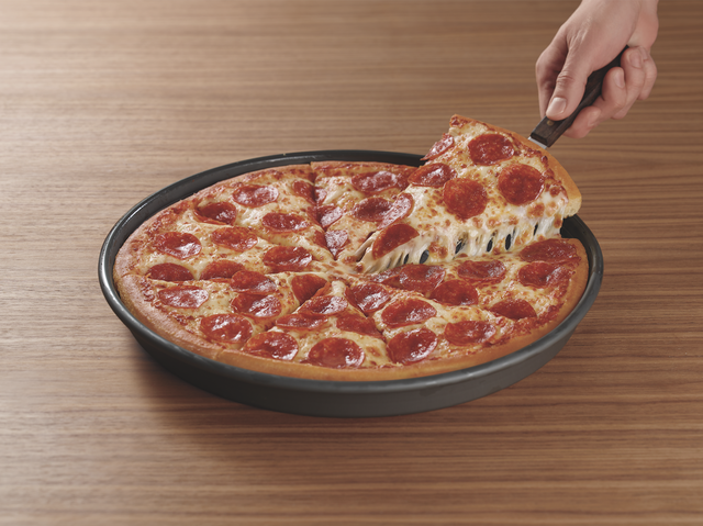 https://hips.hearstapps.com/hmg-prod/images/pepperoni-pan-pizza-1559154184.png?resize=640:*