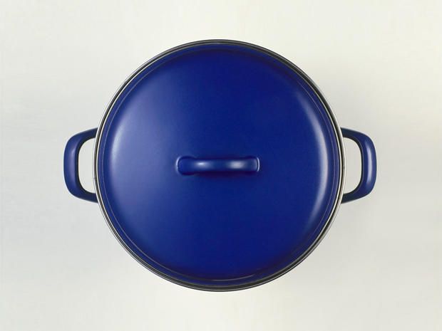 Blue, Electric blue, Purple, Cobalt blue, Cookware and bakeware, Circle, Lid, Still life photography, 