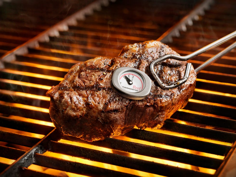 perfect medium rare bbq sirloin steaks