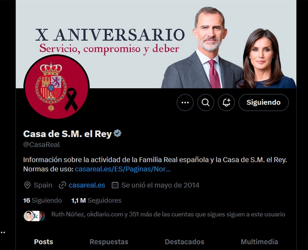 perfiles de twitter e instagram de casa real con lazo negro