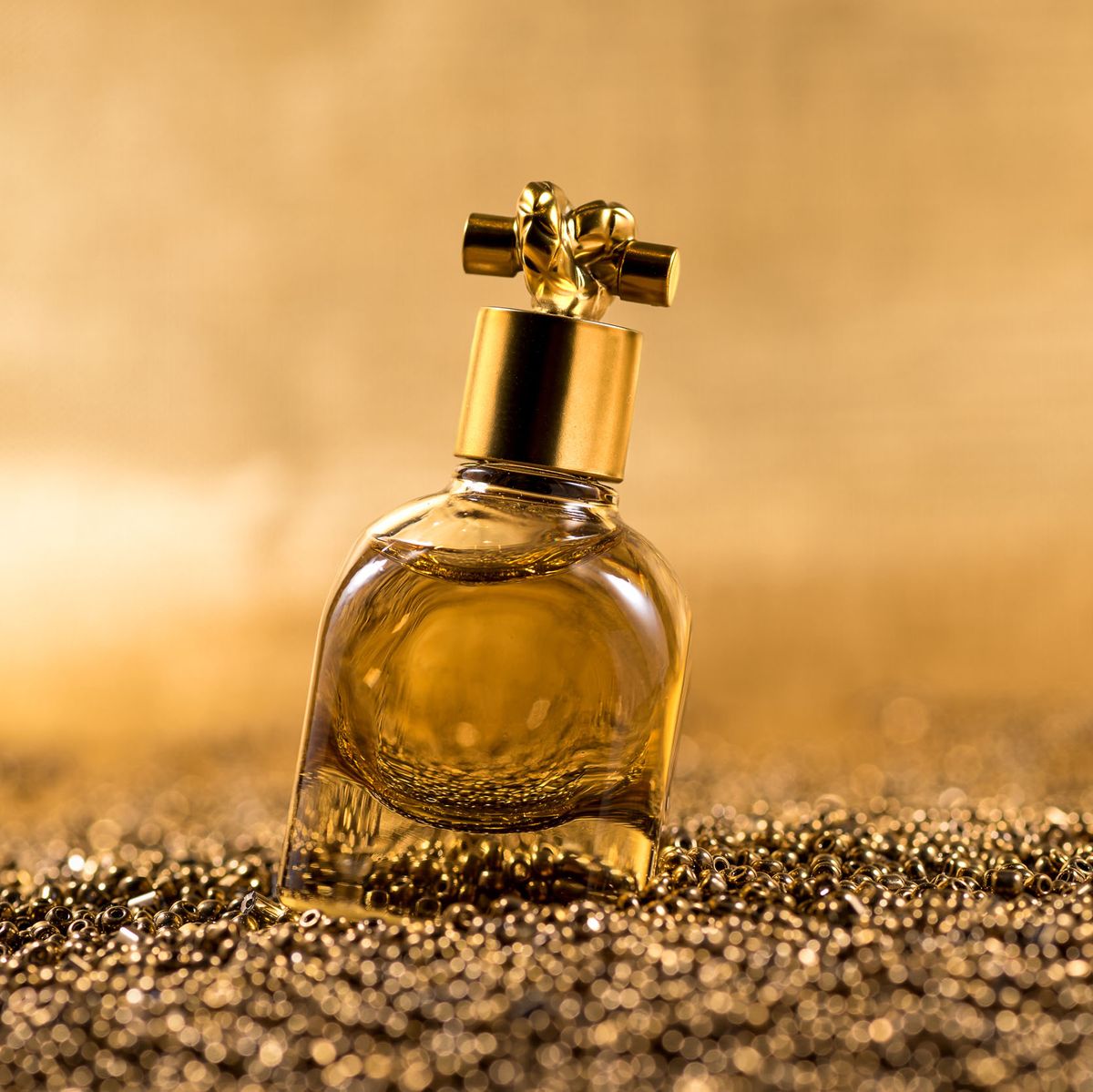 15 perfumes que huelen a vainilla perfectos para las amantes de los aromas  dulces