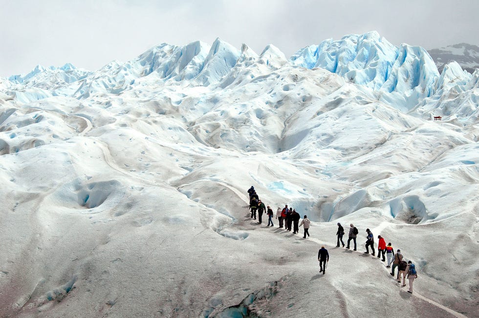 Op de gletsjer Perito Moreno in het Nationale Park Los Glaciares worden bezoekers omgeven door 260 vierkante kilometer ijs