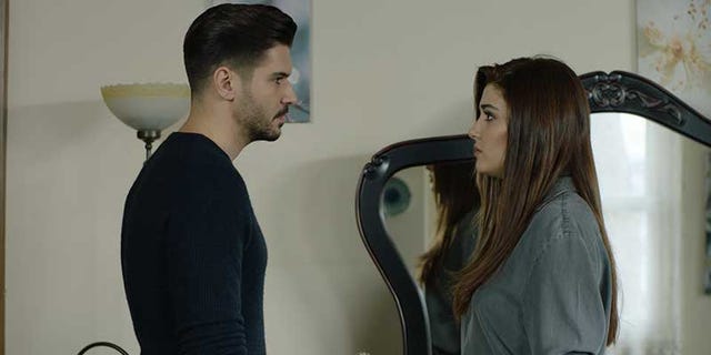 hazal estaba feliz con la idea de casarse con su novio kenan, pero la irrupción del malvado vural en us vida, destrozó sus sueños
