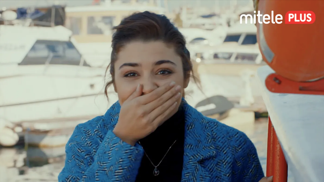 pasados varios días sin saber de hazal, empieza a correr el rumor de que ha aparecido muerta en un barco, pero la chica regresa sana y salva, en compañía de kenan