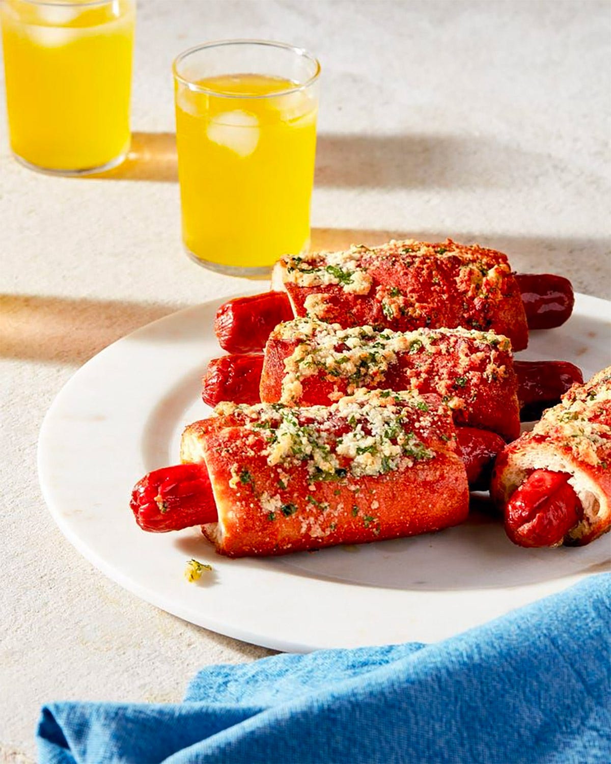 perrito caliente con pan de ajo