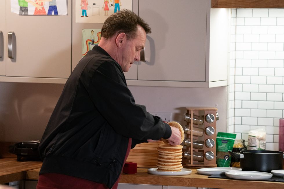 billy mitchell plans proposal in eastenders