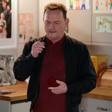 billy mitchell plans proposal in eastenders