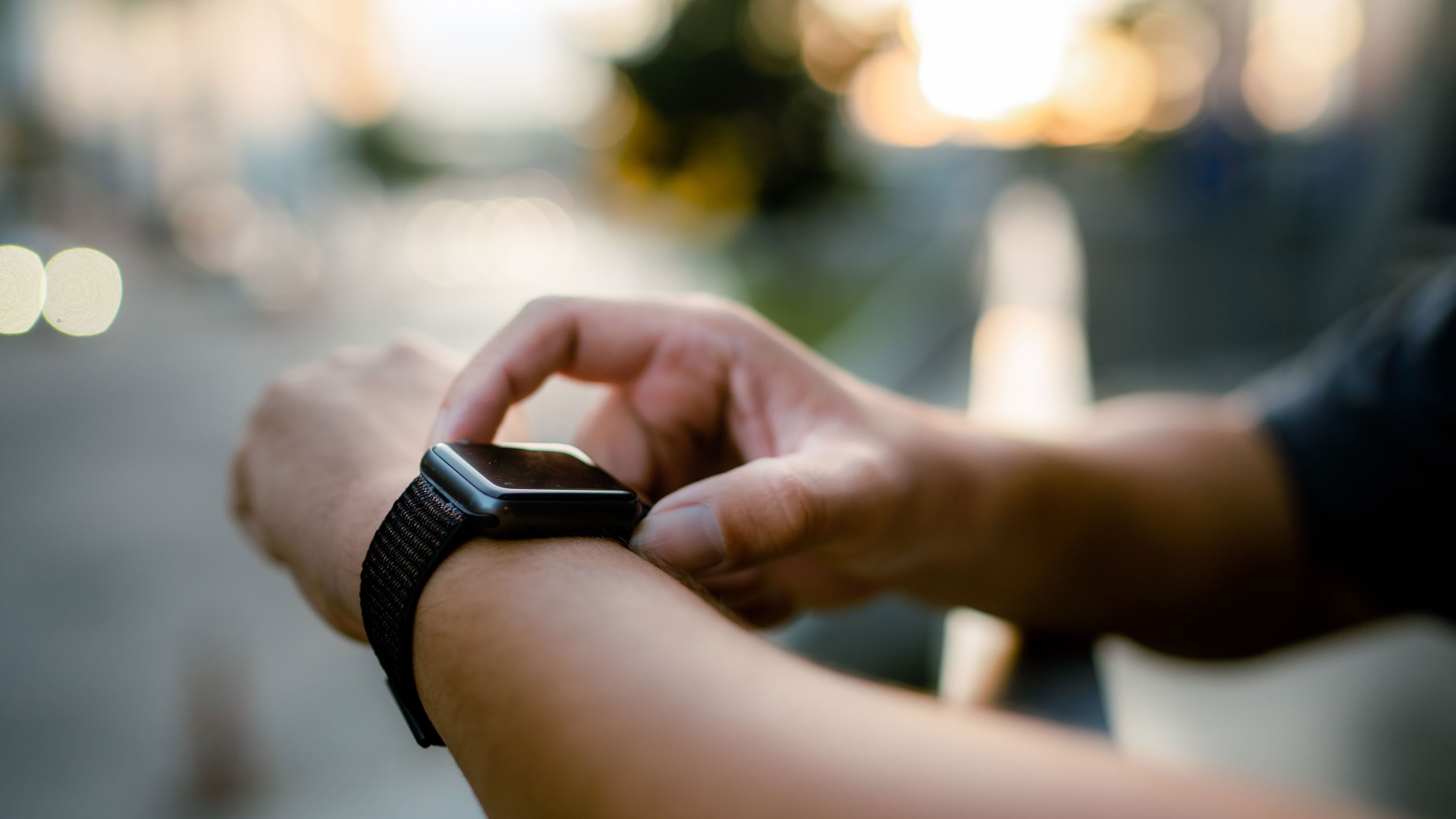 hand watch phone price