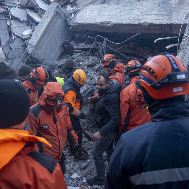 excavator operator helps teams to rescue his family under rubble after quakes hit southern turkiye