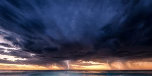 perth beach lightning storm
