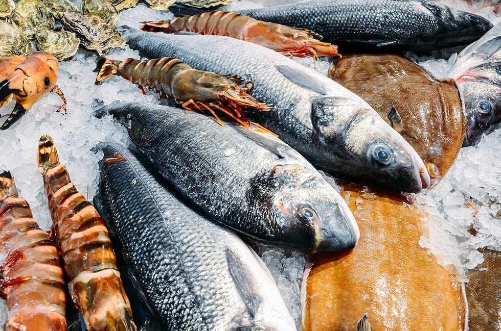 cómo evitar las intoxicaciones alimentarias en casa, vigilar las vísceras del pescado