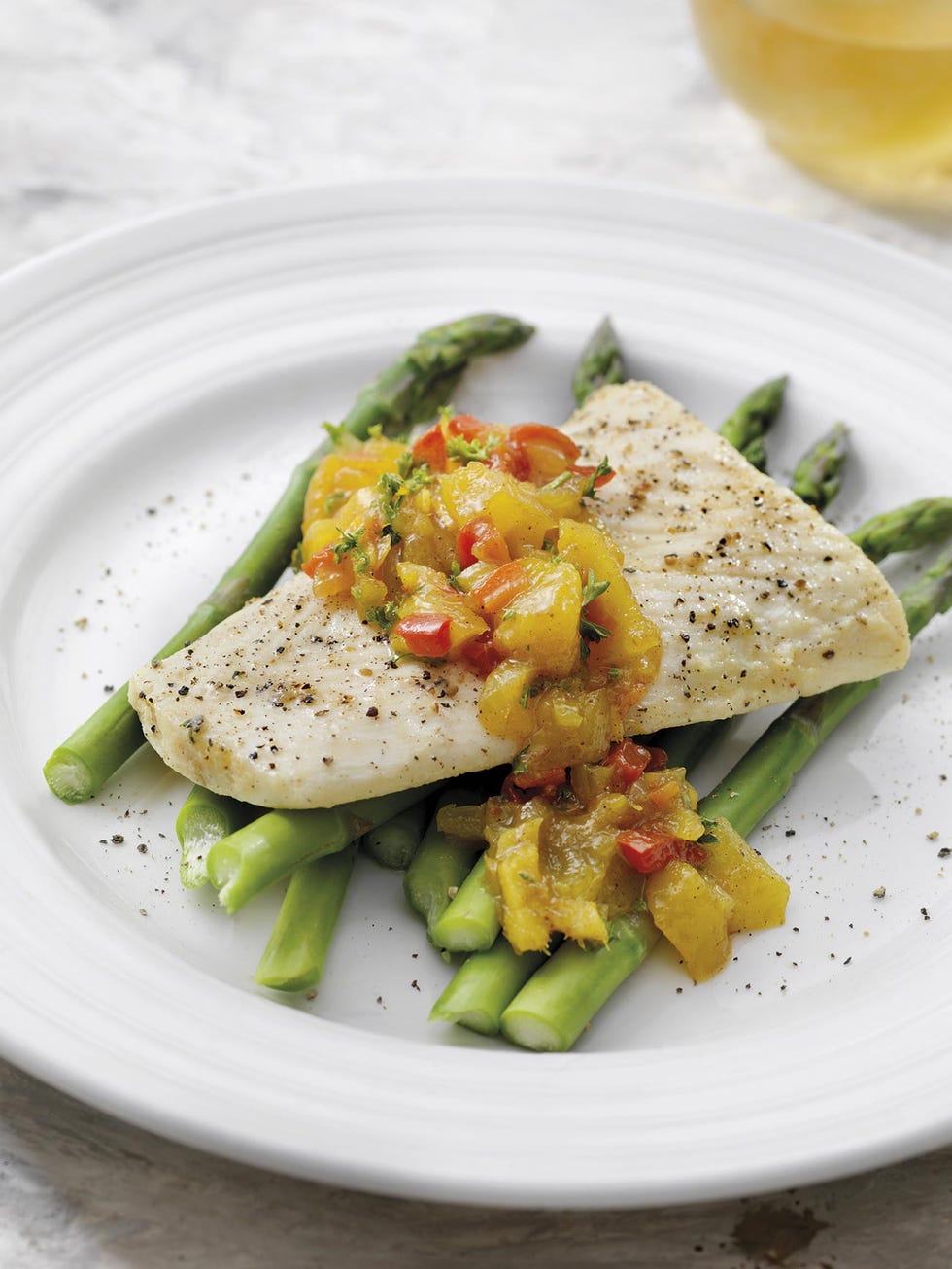 Nutrición: Pescado blanco con espárragos