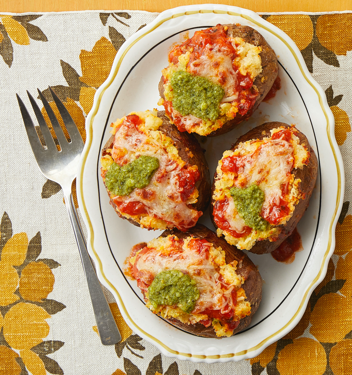 Best Pesto Pizza Baked Potatoes Recipe - How to Make Pesto Pizza Baked ...