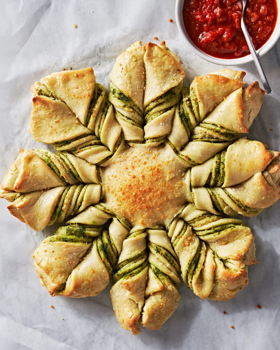 pesto pizza stuffed star bread